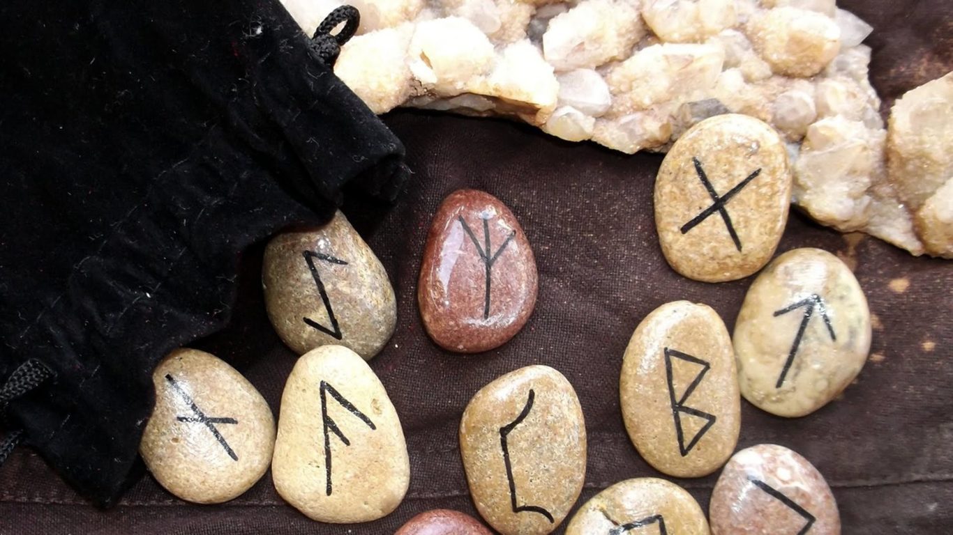 Гадание на камнях: как использовать камни для предсказания будущего